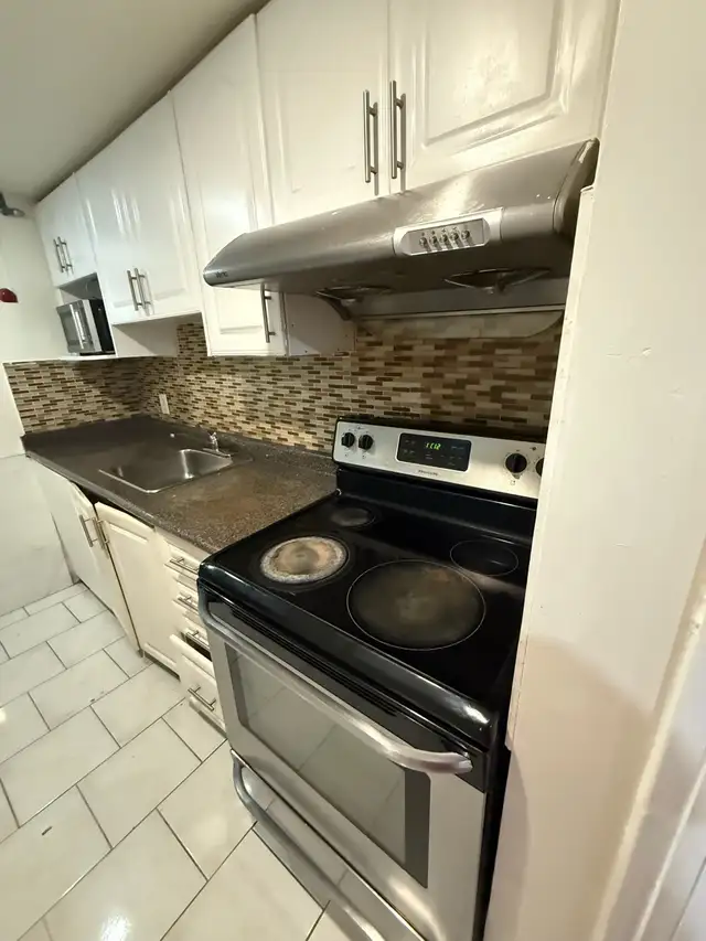 1-Bedroom Basement Apartment with Separate Entrance, Victoria Pa in Long Term Rentals in City of Toronto - Image 6