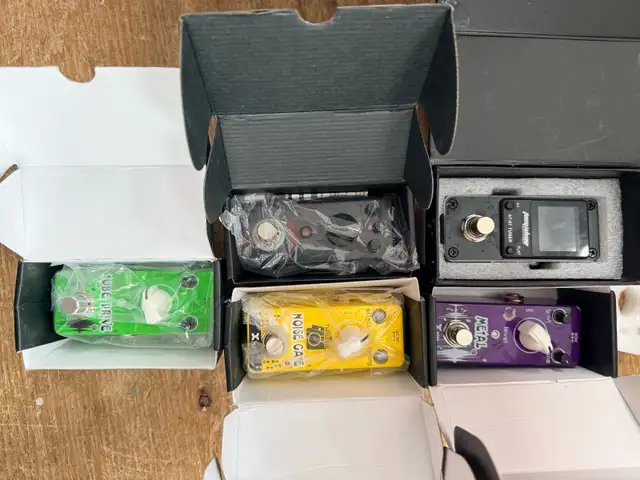 Tuners, Amps and Pedals. in Guitars in Ottawa - Image 2