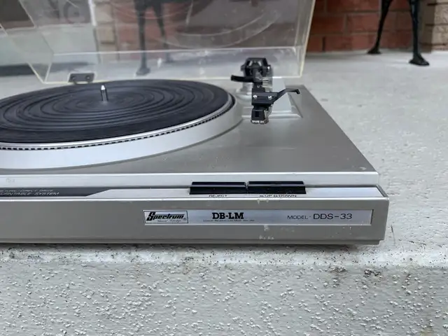 Spectrum stereo turntable DDS-33 in Stereo Systems & Home Theatre in Markham / York Region - Image 4