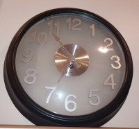 Black & metallic wall clock