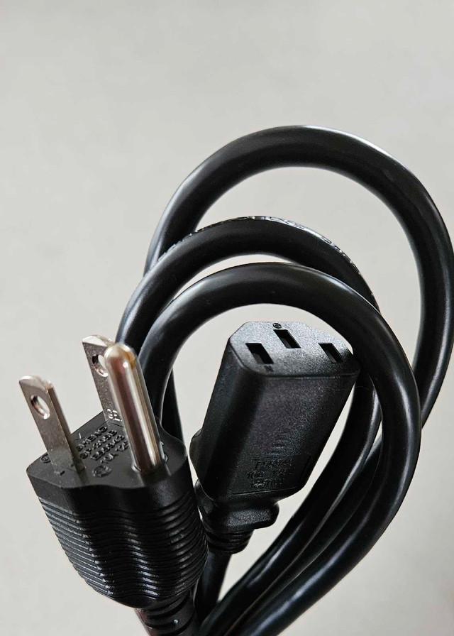 Computer power cable in Cables & Connectors in North Bay