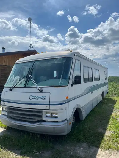 30 foot motorhome. Runs well. Generator works good. Sleeps 6 comfortably, new driver tires. Backup c...