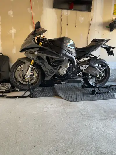 2013 BMW S1000RR 7000km Mint Brand new tires All maintenance done for certification New levers, new...