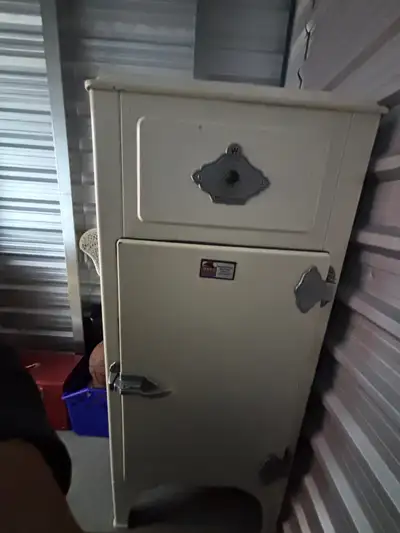 Vintage Westinghouse  Electric fridge, View more