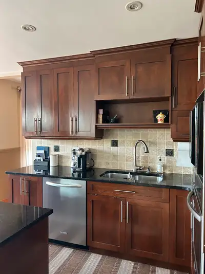 Armoires de cuisine / kitchen cabinets, View more