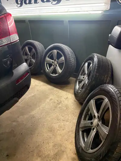 Set of Sumer Rims and Tires Kia Sorrento will also fit Hyundai Tuscon Fits years 2009-2018 gives you...