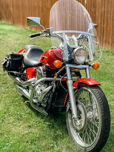 Well maintained very clean bike. Call 613.930.3394 and leave a message so we can return your call.