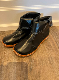 Brand new women's boots rubber treaded soul size 6