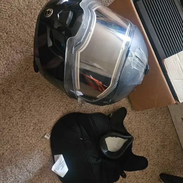 snowmobile helmet in Snowmobiles Parts, Trailers & Accessories in Brandon - Image 4