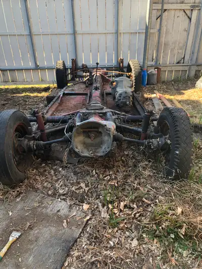 Rolling 1971 VW chassis. Titled , with 2 transmissions .IRS rear with a LinkPin front . Good for dun...