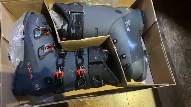Ski Boots/Bottes de ski - Lange Shadow 120 LV GW 27.5 in Ski in City of Montréal - Image 3
