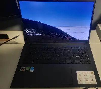 ASUS Vivobook Pro 15 OLED (RTX 3050) like new, View more