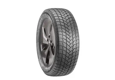 Like new snow tires. XL michelin X-ice Mounted on Volvo rims. XC90 suited 235/55/19
