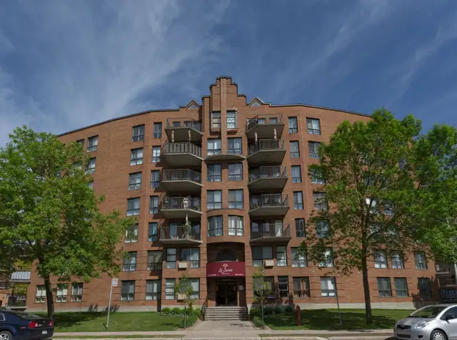 4 1/2 ANJOU DISPONIBLE MAINTENANT 1650$