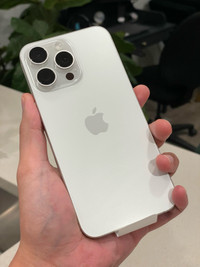 iPhone 15 pro max256 white titanium 