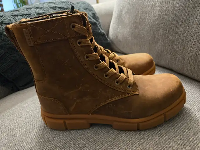 Sorel womens Explorer Lace Boot Fashion Boot in Women's - Shoes in City of Toronto - Image 3