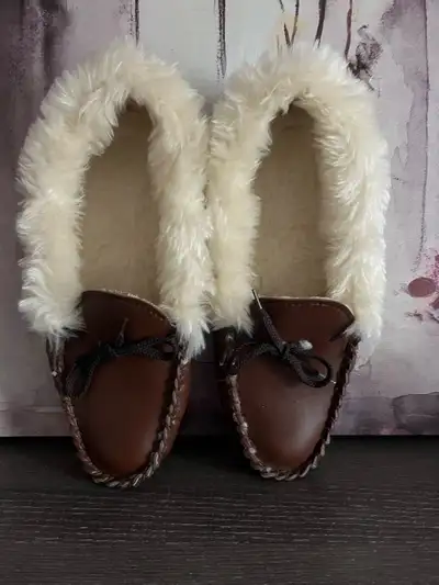 Moccasin Slippers-women’s size 8, View more