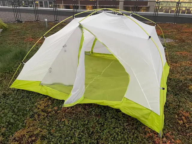 MEC Volt 3 Tent in Fishing, Camping & Outdoors in City of Toronto - Image 3