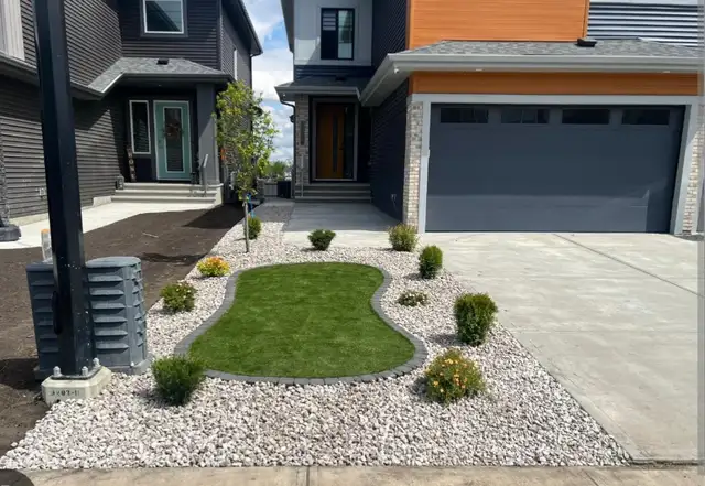 LANDSCAPING AND FENCE in Lawn, Tree Maintenance & Eavestrough in Edmonton - Image 3