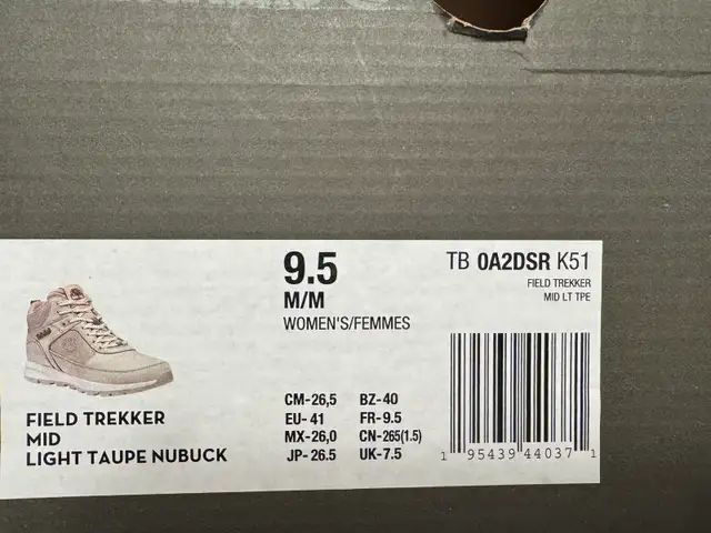 NEW hiking boots in Women's - Shoes in Calgary - Image 4
