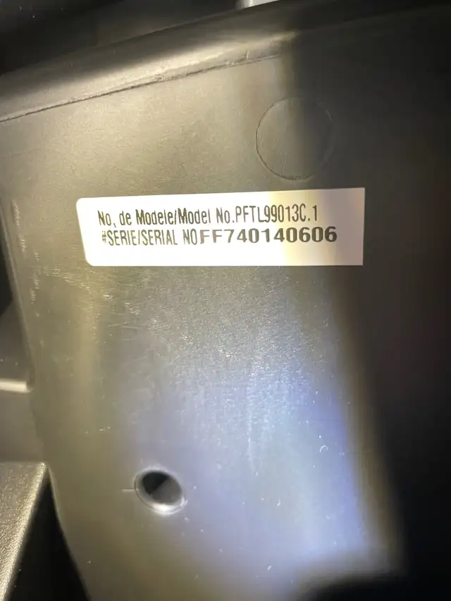 Treadmill in Exercise Equipment in Oshawa / Durham Region - Image 10