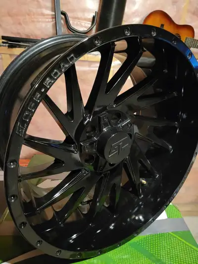 I'm selling a set of used GT OFFROAD Tomahawk rims, sized 20x10-18 offset bolt pattern 5x139.7 These...