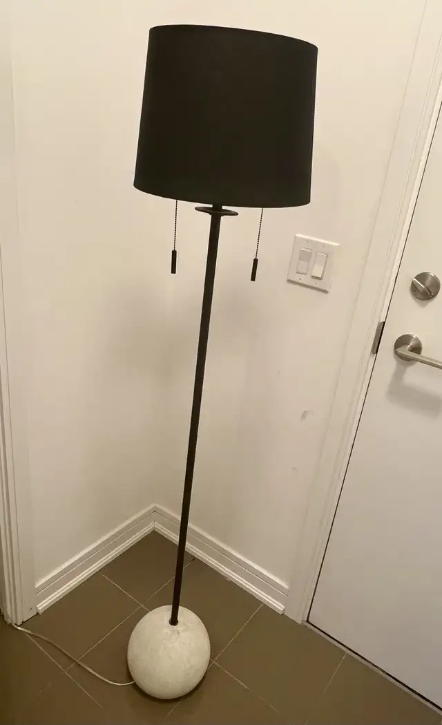 Floor Lamp  in Indoor Lighting & Fans in Markham / York Region - Image 5