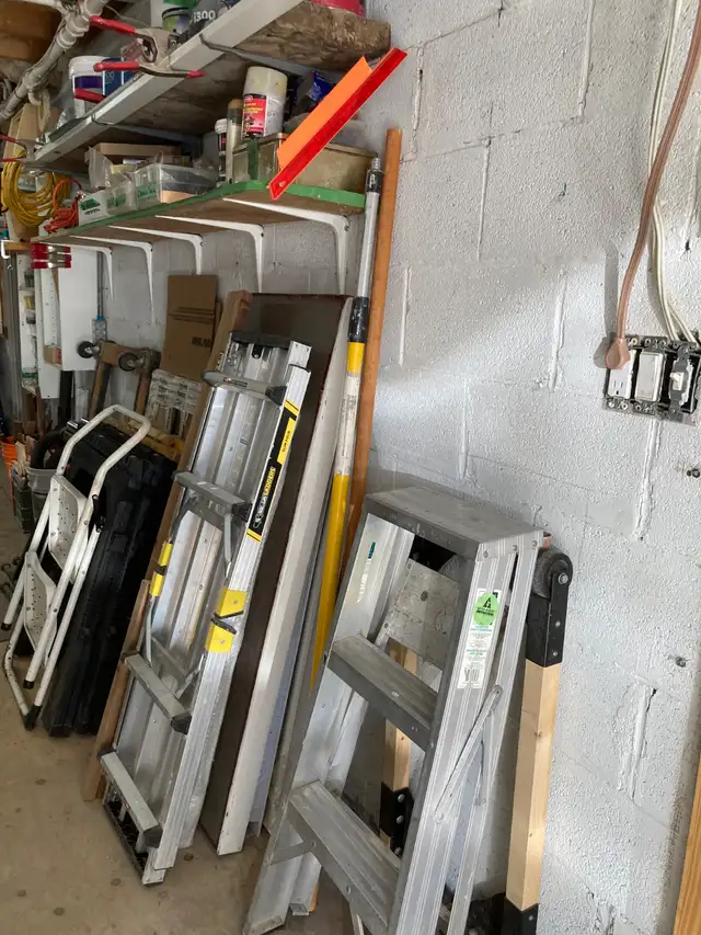 GARAGE SALE in Outdoor Tools & Storage in City of Montréal - Image 5
