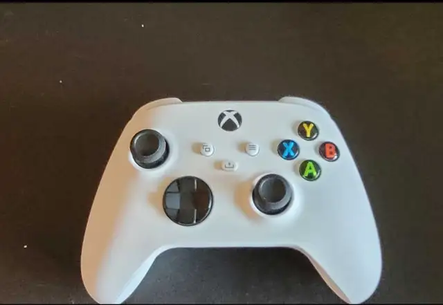Xbox series s bundle in Xbox Series X & S in City of Montréal - Image 5