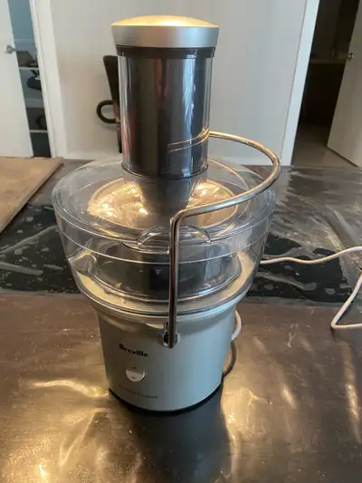 presse-agrumes (juicer) de luxe Breville, View more