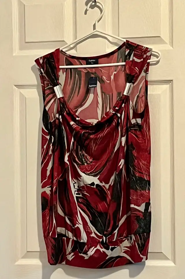 Plus size 1x tops in Women's - Tops & Outerwear in City of Halifax - Image 4