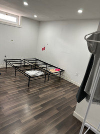 Private room available in kitchener 