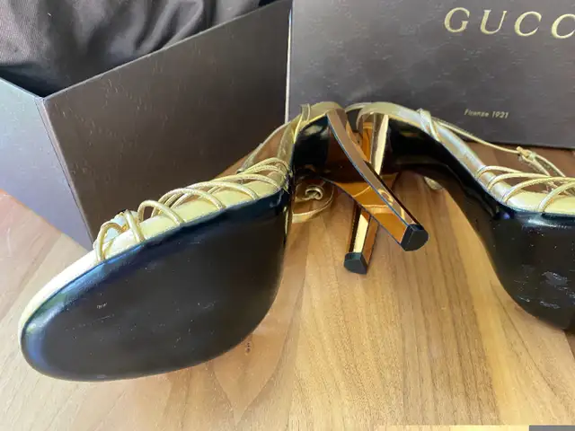 Sandales chics avec tigres en émail de marque Gucci in Women's - Shoes in Granby - Image 5