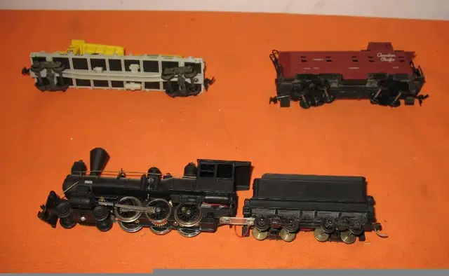 HO Train LOCO  4-6-0- Tender / Machinery Car / Caboose -Like New in Hobbies & Crafts in Edmonton - Image 6