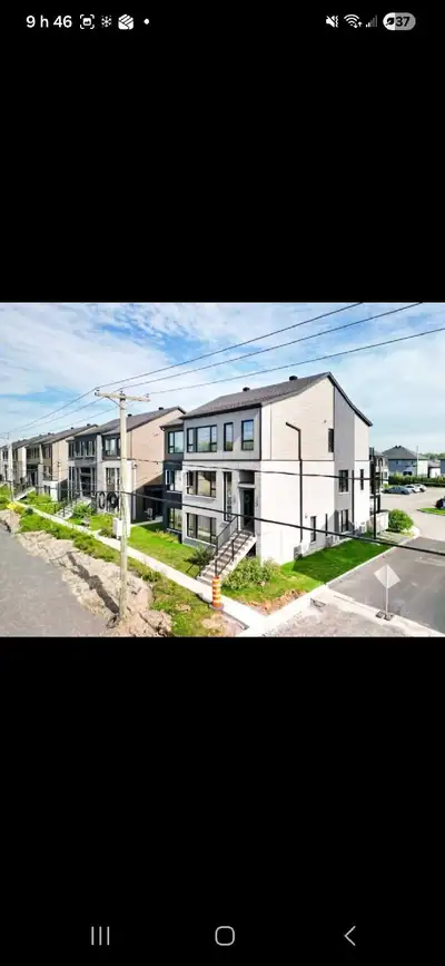 ✨ SUPERBE 5 ½ À LOUER –Lavaltrie✨ Offrez-vous un cadre de vie moderne et lumineux dans ce magnifique...