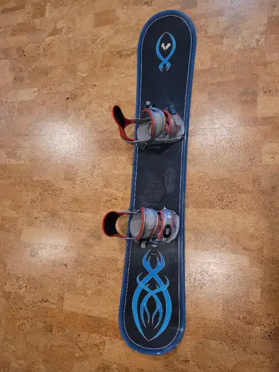 Rossignol Strato Wide 159 Snowboard with Bindings (L size, View more