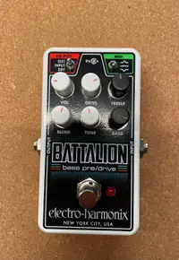 Pédale Electro-Harmonix Battalion Bass Pre/Drive