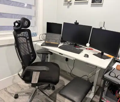 Tired of noisy coffee shops and expensive coworking spaces? Work from a quiet, private home office i...