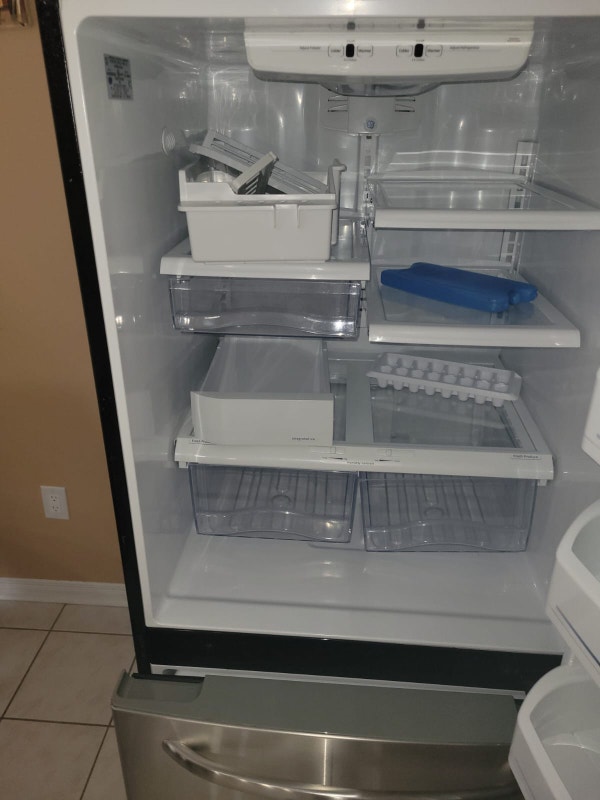 Great Fridge 550 Refrigerators Oakville / Halton Region Kijiji