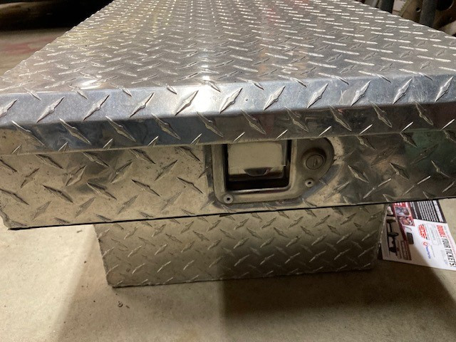 BEAUTIFUL POLISHED Aluminum Tool/Storage chest 1/2 PRICE!! in Tool Storage & Benches in Fredericton - Image 3