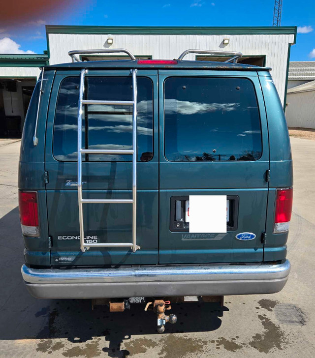 Ford Wheelchair Van low km in Cars & Trucks in Grande Prairie - Image 3