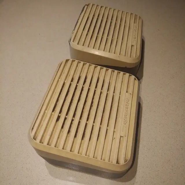 Vintage Speaker - Realistic, Wall Mounted, Pair, 5.5(w) x 4.75 in Speakers in Markham / York Region - Image 5