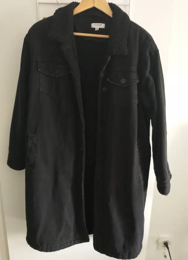 Denim and Faux-Shearling Long Coat - Unworn in Women's - Tops & Outerwear in City of Montréal - Image 2