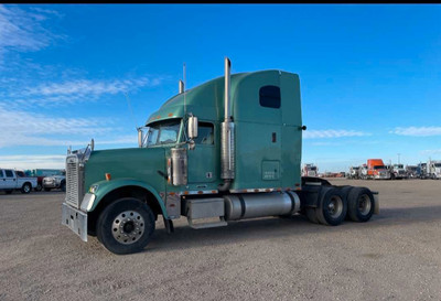 2007 Freightliner Classic 120 6x4 T/A Sleeper Truck ,new motor 