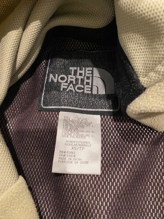 North Face Hyvent jacket women XS w/ Lowe Alpine fleece insert in Women's - Tops & Outerwear in Markham / York Region - Image 3