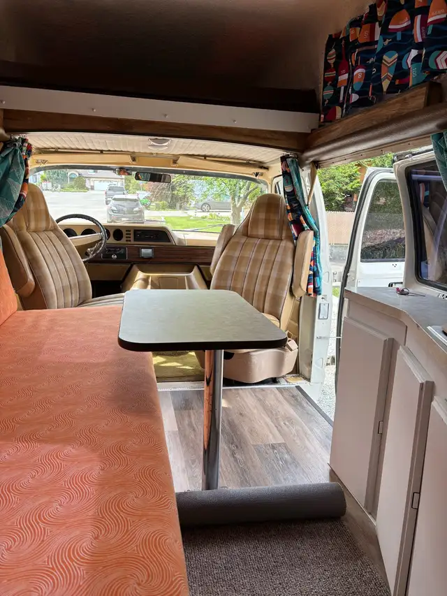 Dodge Camper Van in RVs & Motorhomes in Penticton - Image 5