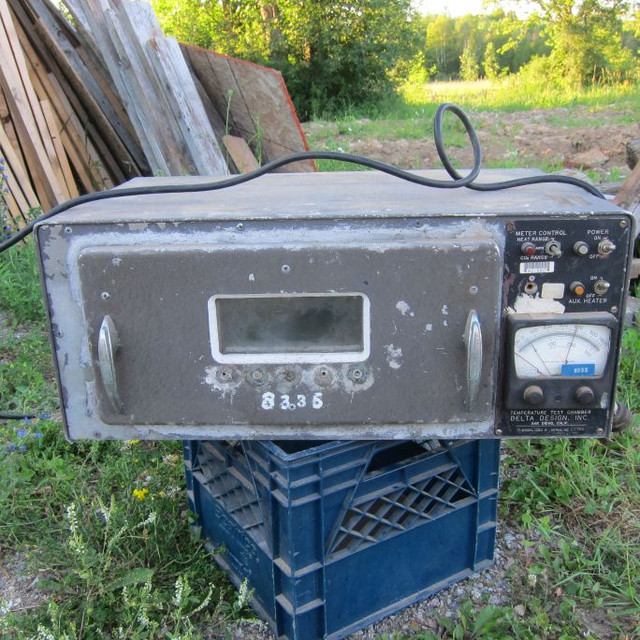 Temperature Test Chamber Oven - 300c -120 VAC dans Autres équipements commerciaux et industriels  à Ottawa - Image 3