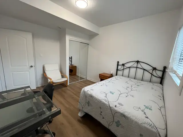 Rooms for Rent in Room Rentals & Roommates in Oshawa / Durham Region - Image 9