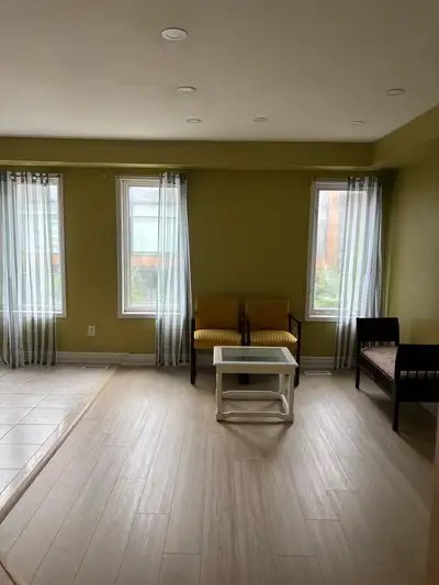 SPACIOUS BEAUTIFUL TOWN HOUSE WITH 3 BEDROOM, 2.5 BATHROOM, FAMILY ROOM,LARGE LIVING ROOM FOR RENT F...