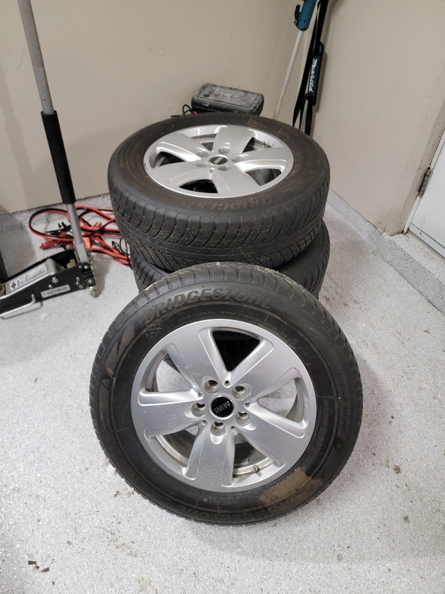 OEM Mini Cooper Countryman with Bridgestone Blizzaks in Tires & Rims in Oshawa / Durham Region